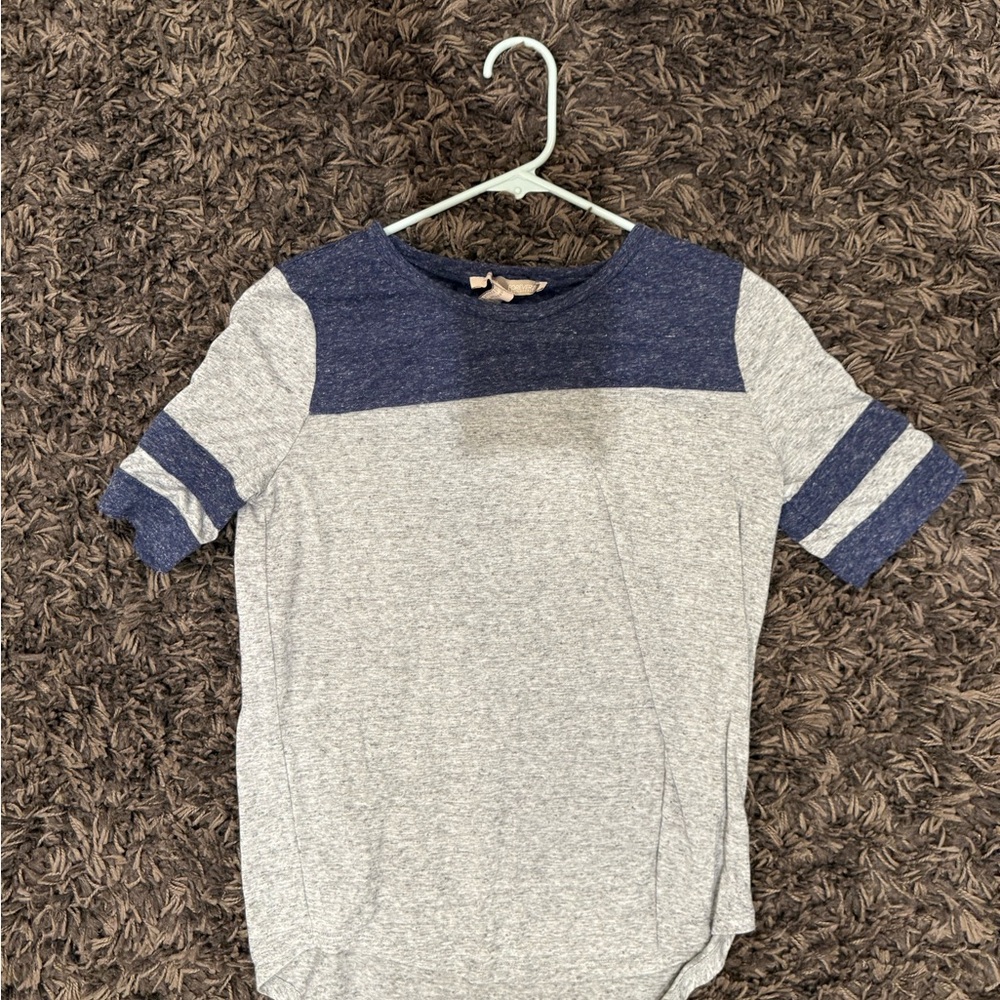 Forever 21 Kids Navy and Gray Tee